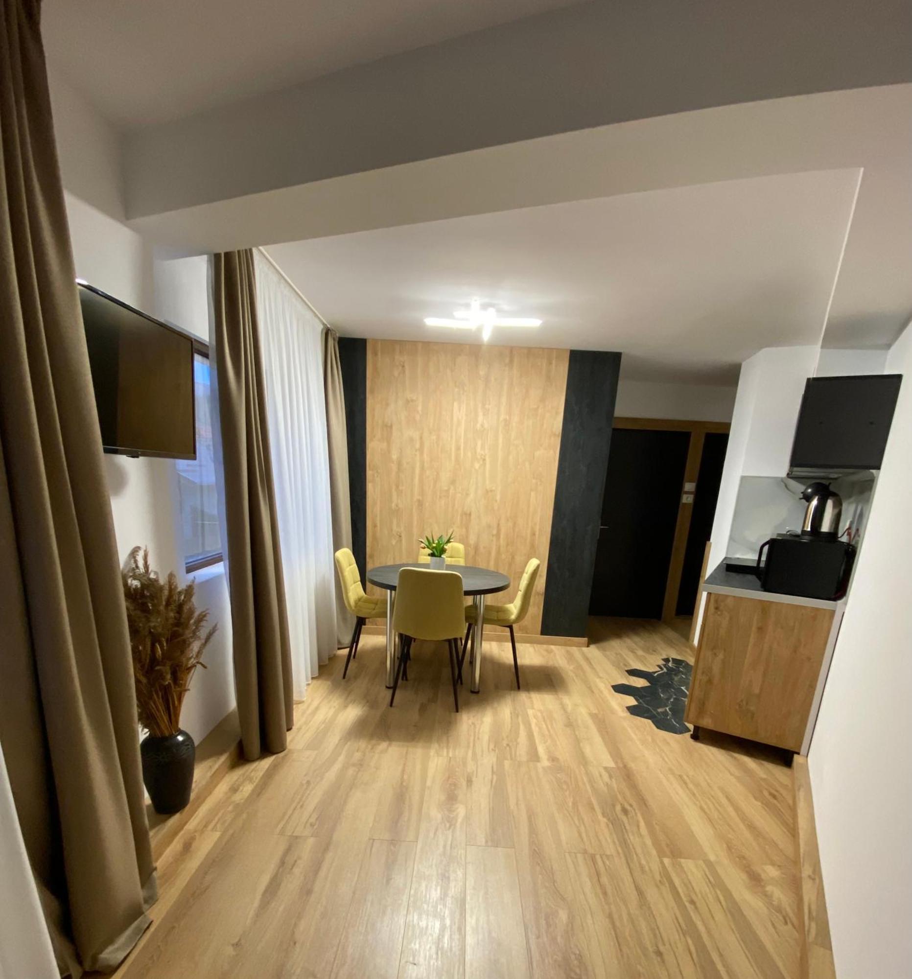 Apartament Pensiunea Liziera Buşteni Exterior foto